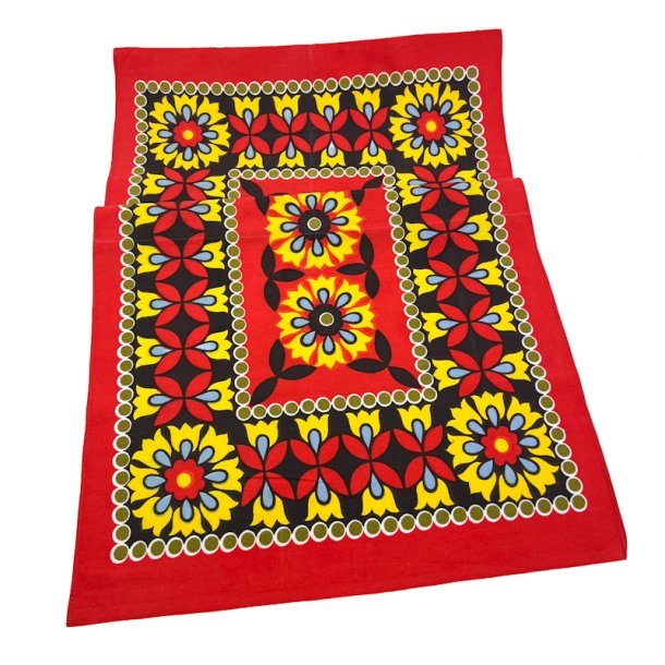 Blomstret r�d retro bordl�ber