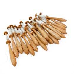 Tyve vintage kniplepinde i tr�