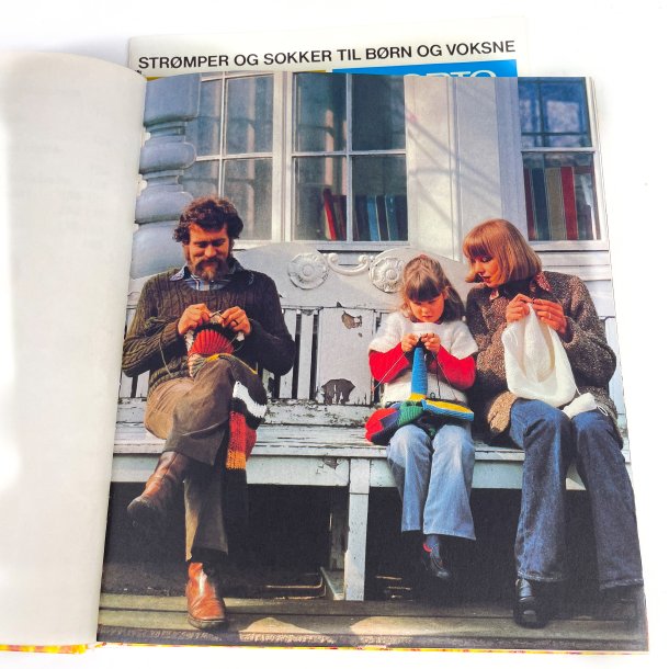 Strikkeh�ndbog � Alt om H�ndarbejde � 1977