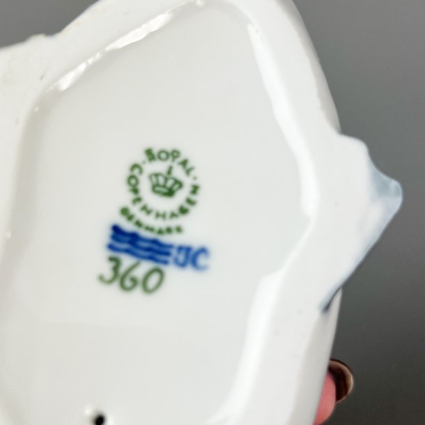 Svane med unge - Royal Copenhagen No. 360