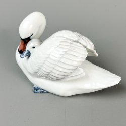 Svane med unge - Royal Copenhagen No. 360