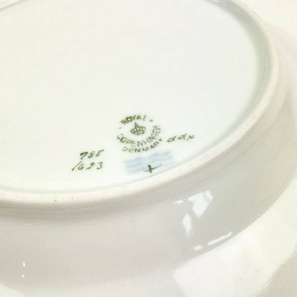 Royal Copenhagen Creme Svejfet middagstallerken