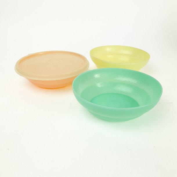 Tre pastelfarvede Tupperware sk�le - � 15 cm