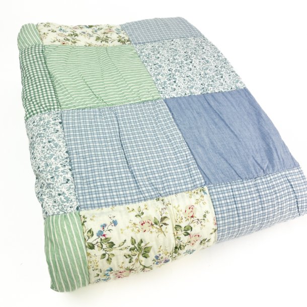 Bl�gr�nt vintage vatt�ppe