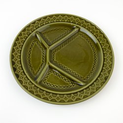 Olivgrner Retro-Teller mit Fchern