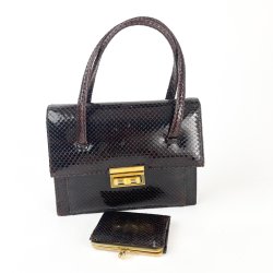 Lille vintage taske i slangepr�get skind