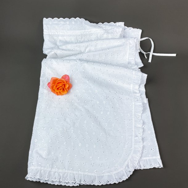 Hvid himmel til babyvugge i broderi anglaise