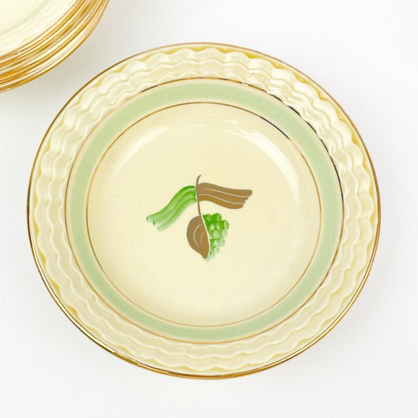 Mslischale. - Royal Adams Ivory, England.