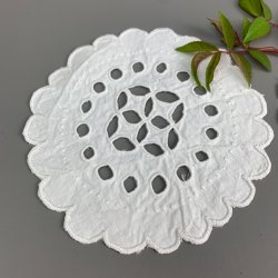 Zwei weie Vintage-Flakons