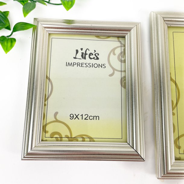 To moderne fotorammer