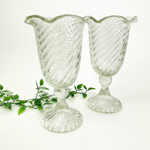 To klare retro glasopsatser