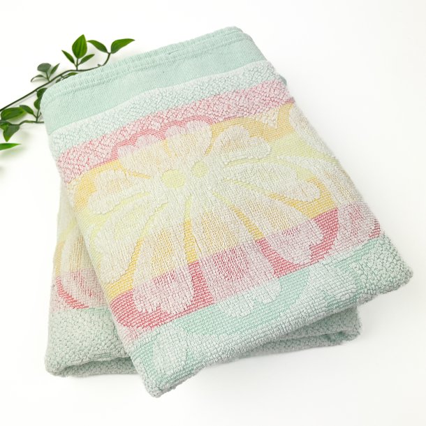 To pastelfarvede retro h�ndkl�der