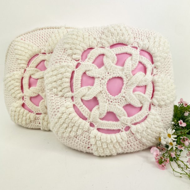 Zwei weie Vintage Zierkissen