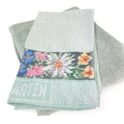 To mintgr�nne vintage h�ndkl�der