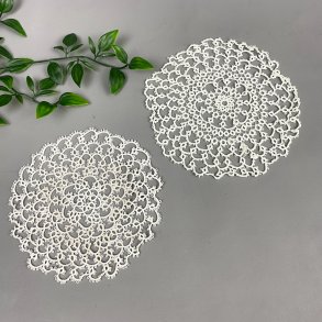 Zwei geklppelte Vintage-Flakons