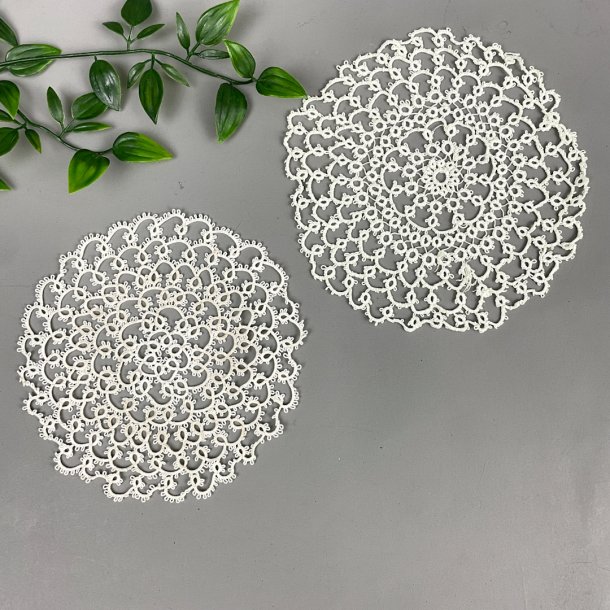 To orkerede vintage flakoner