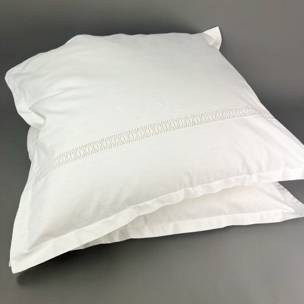 To vintage pudebetr�k med mellemv�rk