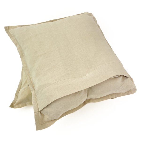 To beige vintage pyntepuder