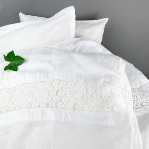 To s�t hvidt vintage damask senget�j med mellemv�rk