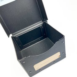 To sm� vintage arkivkasser sorte