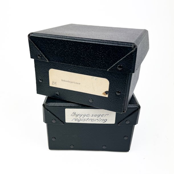 To sm� vintage arkivkasser sorte