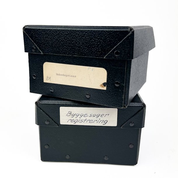 To sm� vintage arkivkasser sorte