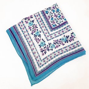 Lila und trkisfarbener Chiffonschal.