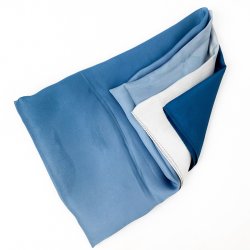 Hellblauer Vintage-Seidenschal