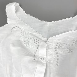 Vintage livstykke med engelsk broderi