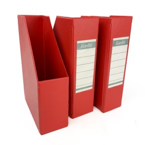 Tre r�de retro A5-tidsskriftskassetter