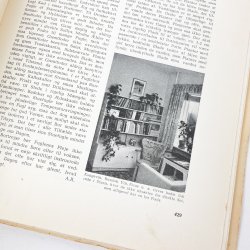 Drei vintage Hausfrauen-Lexika