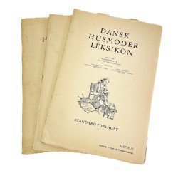 Drei vintage Hausfrauen-Lexika