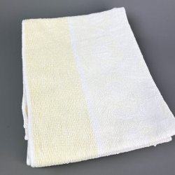 Tre gule retro h�ndkl�der