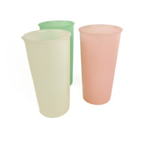Tre pastel retro Tupperware kopper