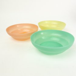 Tre pastelfarvede Tupperware sk�le - � 15 cm