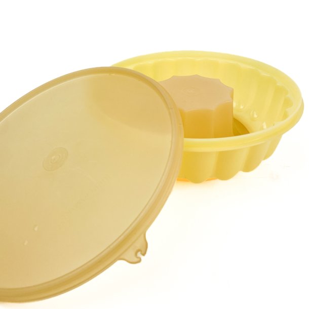 Gelbe Vintage Tupperware Eisform
