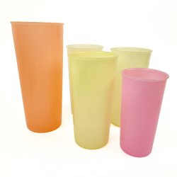 Fem retro Tupperware krus