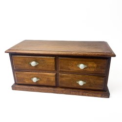 Antik tr� kommode med skuffer