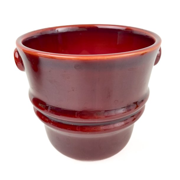 Roter Retro Blumentopf