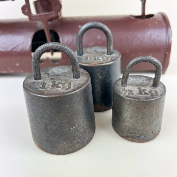 Antik k�kkenv�gt med lodder