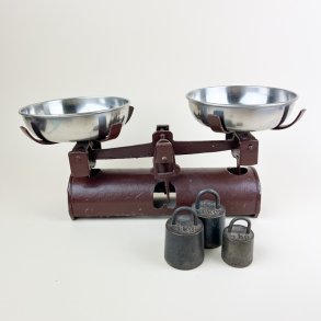 Antik k�kkenv�gt med lodder