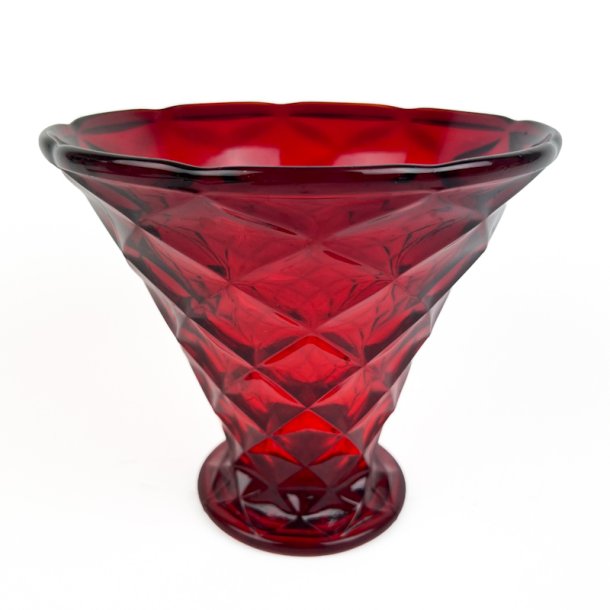 Vintage rubinr�d vase fra Fyens Glasv�rk