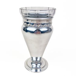 Elegant vintage s�lv vase