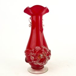 Mundgeblasene rote Vintage Glasvase mit Dekoration