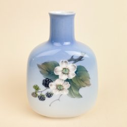 Royal Copenhagen vase - Bromb�r 288/43 