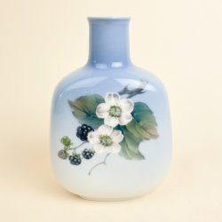 Royal Copenhagen vase - Bromb�r 288/43 