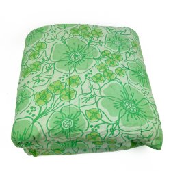 Gr�nt blomstret retro vatt�ppe