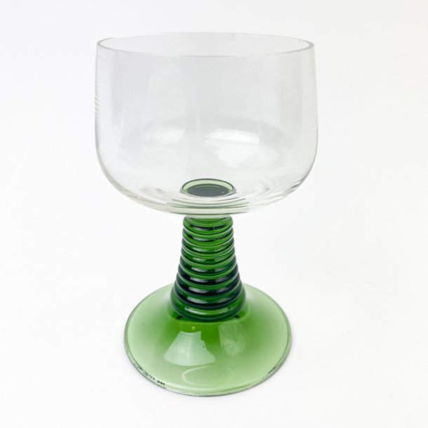 Vintage rmer rdvinsglas med grn stilk