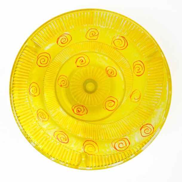 Gelbe vintage Tortenplatte auf Fu