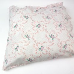 Vintage pudebetrk med rosa blomsterbuer